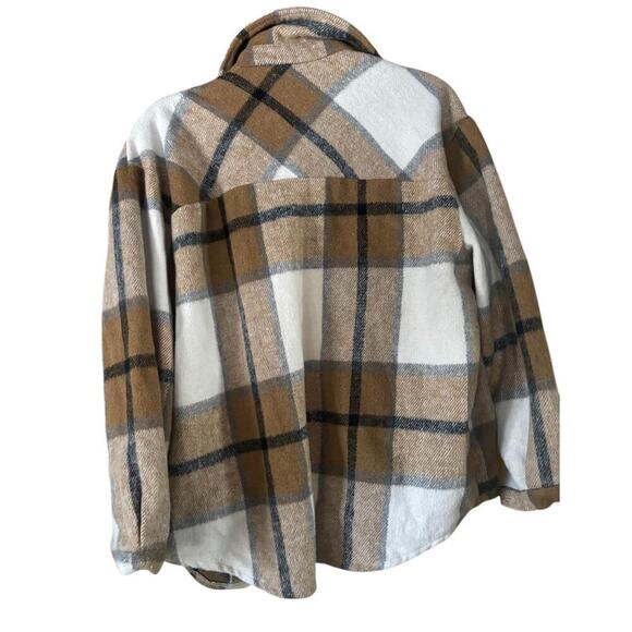 Brown Plaid Flannel Shacket 3/4 Sleeves Button Down Chest Pockets Layering - Picture 2 of 7